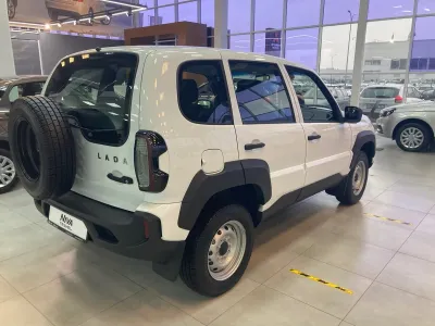 Автомобиль LADA Niva Travel, 1.7 л, полный привод, МКПП, бензин в наличии в Новосибирске