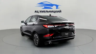 Автомобиль JAC J7, 1.5 л, передний привод, Вариатор, бензин в наличии в Новосибирск