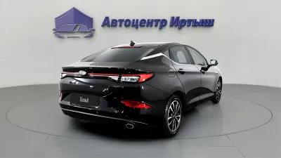 Автомобиль JAC J7, 1.5 л, передний привод, Вариатор, бензин в наличии в Омске