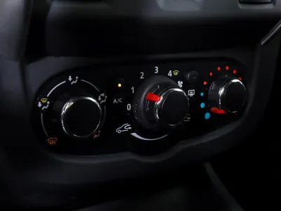 Автомобиль LADA Largus 5 мест, 1.6 л, передний привод, МКПП, бензин в наличии в Новосибирск