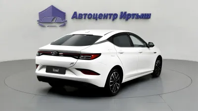 Автомобиль JAC J7, 1.5 л, передний привод, Вариатор, бензин в наличии в Омске