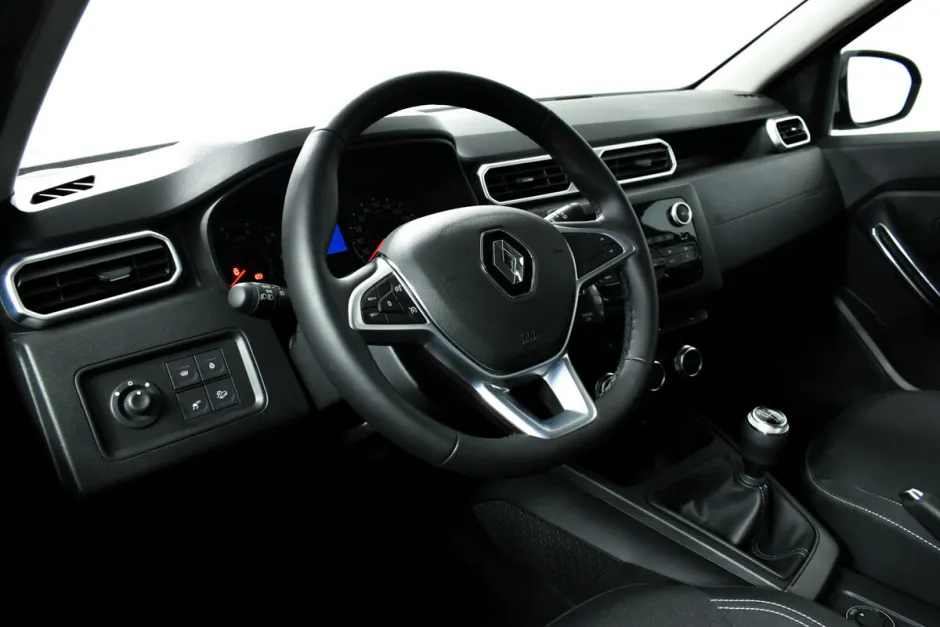 Автомобиль Renault Duster, 1.6 л, полный привод, МКПП, бензин в наличии в Самаре