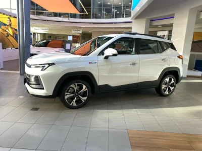 Автомобиль JAC JS4, 1.5 л, передний привод, Вариатор, бензин в наличии в Краснодаре