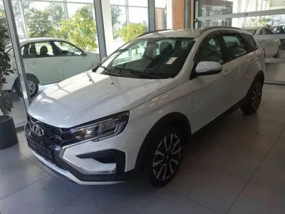 Автомобиль LADA Vesta SW Cross, 1.6 л, передний привод, МКПП, бензин в наличии в Новосибирске