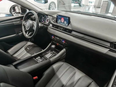 Автомобиль Mazda 6, 2 л, передний привод, АКПП, бензин в наличии в Екатеринбург