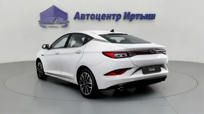 Автомобиль JAC J7, 1.5 л, передний привод, Вариатор, бензин в наличии в Омске