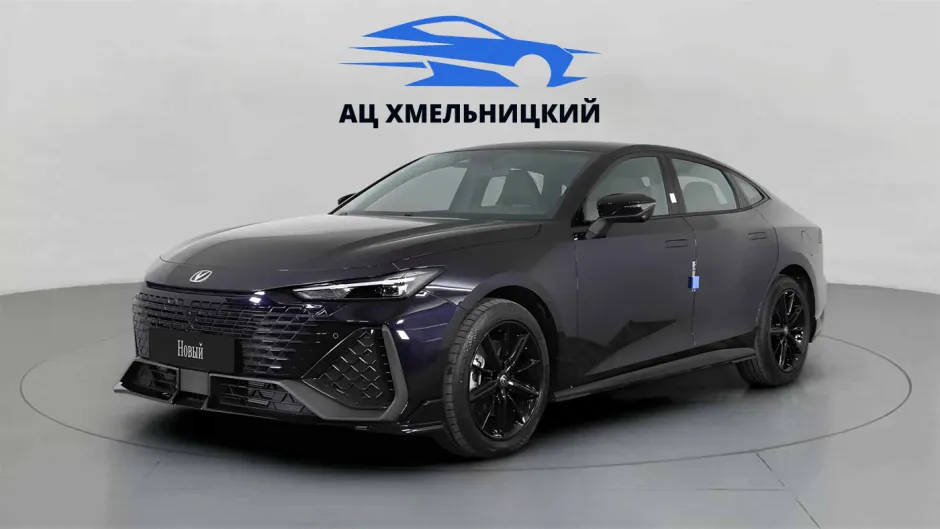 Автомобиль Changan UNI-V, 1.5 л, передний привод, Робот, бензин в наличии в Новосибирск