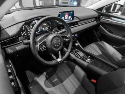 Автомобиль Mazda 6, 2 л, передний привод, АКПП, бензин в наличии в Екатеринбург