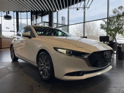 Автомобиль Mazda 3, 2 л, передний привод, АКПП, бензин в наличии в Екатеринбург