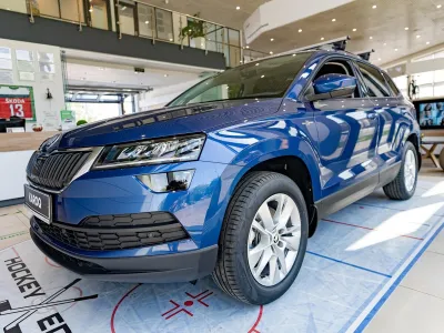 Автомобиль Skoda Karoq, 1.6 л, передний привод, МКПП, бензин в наличии в Санкт-Петербург