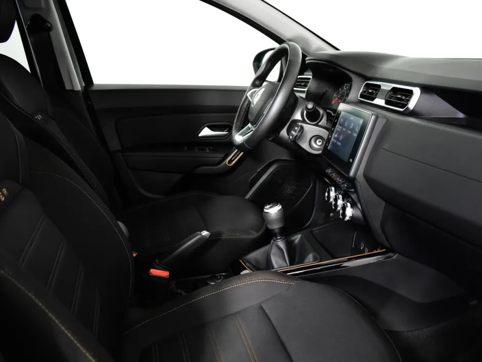 Автомобиль Renault Duster, 1.6 л, полный привод, МКПП, бензин в наличии в Самаре