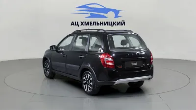 Автомобиль LADA Granta Cross, 1.6 л, передний привод, МКПП, бензин в наличии в Новосибирск