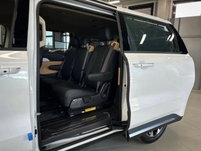 Автомобиль Kia Carnival, 2.2 л, передний привод, АКПП, дизель в наличии в Краснодаре