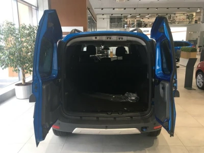 Автомобиль LADA Largus Cross 5 мест, 1.6 л, передний привод, МКПП, бензин в наличии в Краснодаре