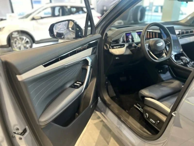 Автомобиль Geely Atlas, 2 л, передний привод, Робот, бензин в наличии в Краснодаре