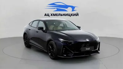 Автомобиль Changan UNI-V, 1.5 л, передний привод, Робот, бензин в наличии в Новосибирск