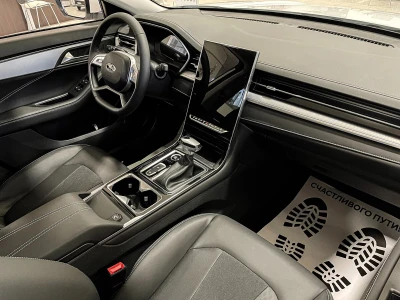 Автомобиль MOSKVICH 6, 1.5 л, передний привод, Вариатор, бензин в наличии в Тюмени