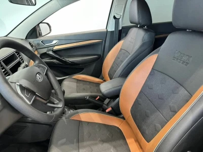 Автомобиль LADA Vesta SW Cross, 1.6 л, передний привод, МКПП, бензин в наличии в Новосибирске