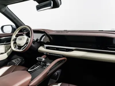 Автомобиль Geely Monjaro, 2 л, полный привод, АКПП, бензин в наличии в Новосибирск