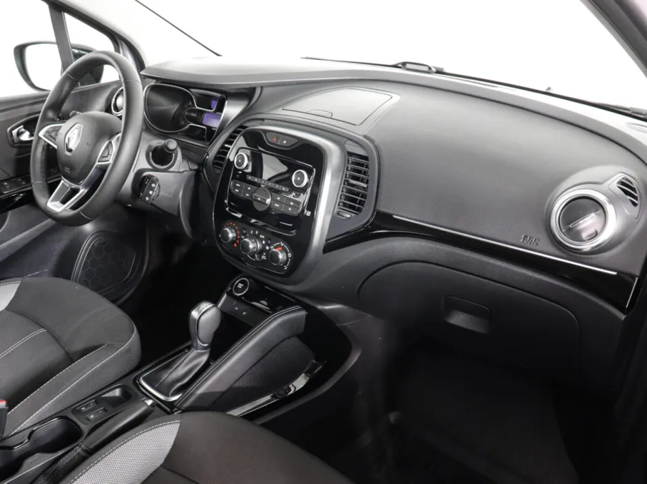Автомобиль Renault Kaptur, 1.6 л, передний привод, Вариатор, бензин в наличии в Краснодаре