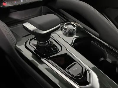 Автомобиль Geely Monjaro, 2 л, полный привод, АКПП, бензин в наличии в Новосибирск
