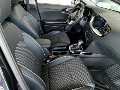 Автомобиль Kia Ceed SW, 1.6 л, передний привод, АКПП, бензин в наличии в Краснодаре