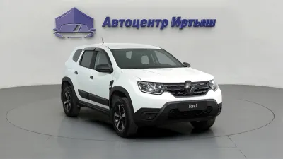 Автомобиль Renault Duster, 2 л, полный привод, МКПП, бензин в наличии в Омске