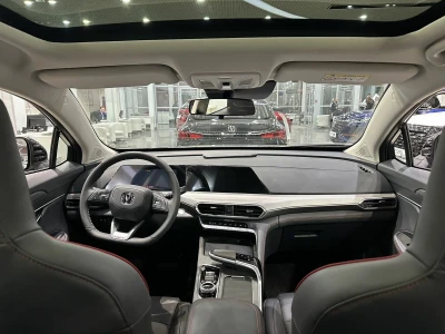 Автомобиль Changan UNI-T, 1.5 л, передний привод, Робот, бензин в наличии в Тюмени