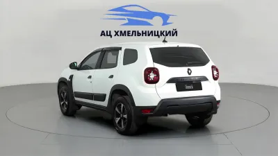 Автомобиль Renault Duster, 2 л, полный привод, МКПП, бензин в наличии в Новосибирск