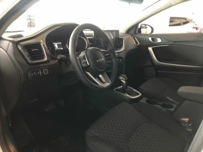 Автомобиль Kia Ceed SW, 1.6 л, передний привод, АКПП, бензин в наличии в Краснодаре