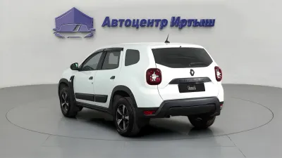 Автомобиль Renault Duster, 2 л, полный привод, МКПП, бензин в наличии в Омске