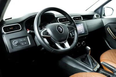 Автомобиль Renault Duster, 1.3 л, полный привод, Вариатор, бензин в наличии в Омске