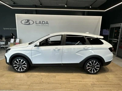 Автомобиль LADA Vesta SW Cross, 1.6 л, передний привод, МКПП, бензин в наличии в Новосибирске