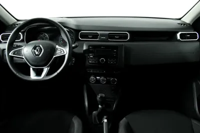 Автомобиль Renault Duster, 1.6 л, передний привод, МКПП, бензин в наличии в Омске