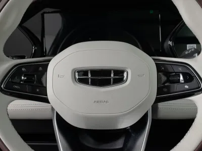 Автомобиль Geely Monjaro, 2 л, полный привод, АКПП, бензин в наличии в Новосибирск
