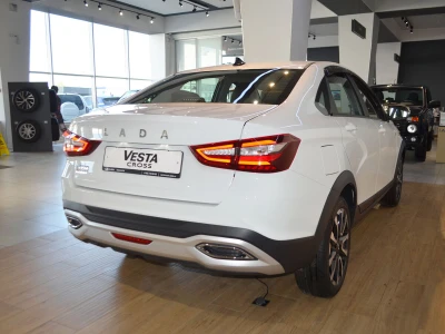 Автомобиль LADA Vesta Cross, 1.6 л, передний привод, МКПП, бензин в наличии в Новосибирске
