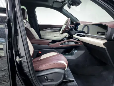 Автомобиль Geely Monjaro, 2 л, полный привод, АКПП, бензин в наличии в Новосибирск
