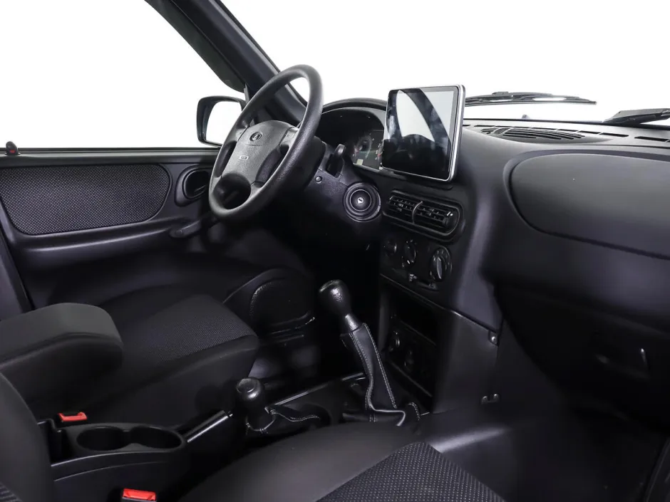 Автомобиль LADA Niva Travel, 1.7 л, полный привод, МКПП, бензин в наличии в Самаре