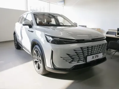 Автомобиль BAIC X75, 1.5 л, передний привод, Робот, бензин в наличии в Екатеринбург