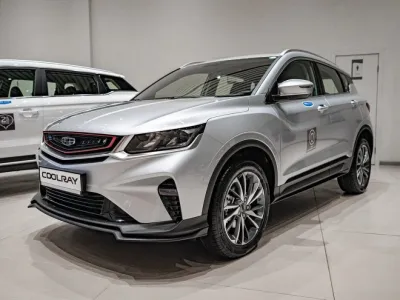Автомобиль Geely Coolray, 1.5 л, передний привод, Робот, бензин в наличии в Санкт-Петербург