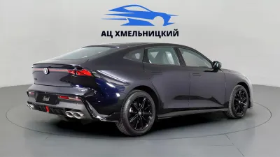 Автомобиль Changan UNI-V, 1.5 л, передний привод, Робот, бензин в наличии в Новосибирск
