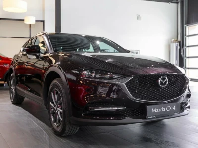 Автомобиль Mazda CX-4, 2 л, передний привод, АКПП, бензин в наличии в Екатеринбург