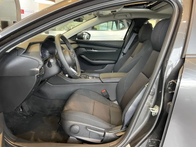 Автомобиль Mazda 3, 2 л, передний привод, АКПП, бензин в наличии в Екатеринбург