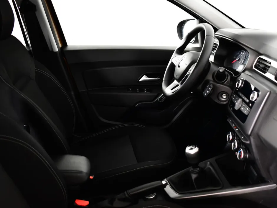 Автомобиль Renault Duster, 1.6 л, полный привод, МКПП, бензин в наличии в Самаре