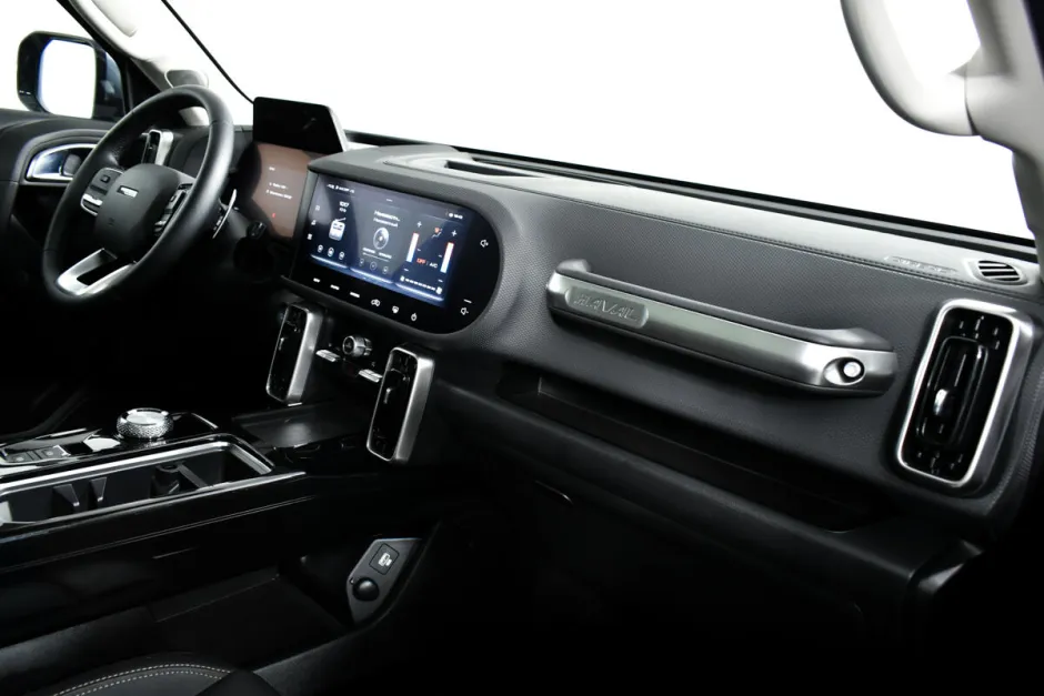 Автомобиль Haval Dargo, 2 л, полный привод, Робот, бензин в наличии в Самаре