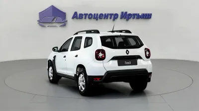Автомобиль Renault Duster, 1.6 л, полный привод, МКПП, бензин в наличии в Омске