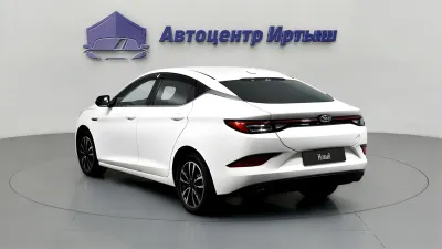 Автомобиль JAC J7, 1.5 л, передний привод, Вариатор, бензин в наличии в Омске
