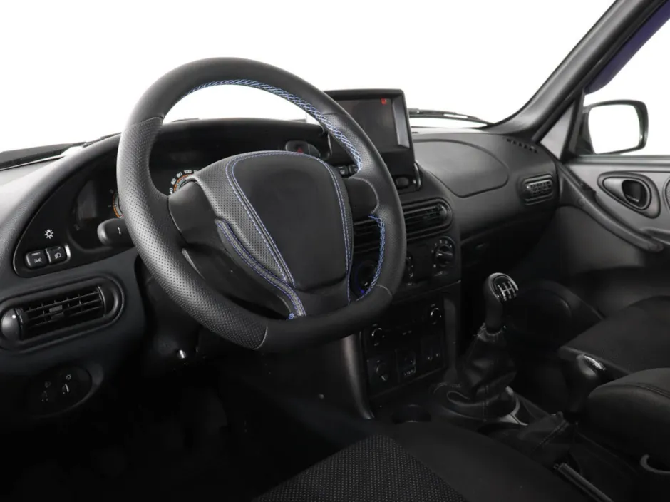 Автомобиль LADA Niva Travel, 1.7 л, полный привод, МКПП, бензин в наличии в Самаре