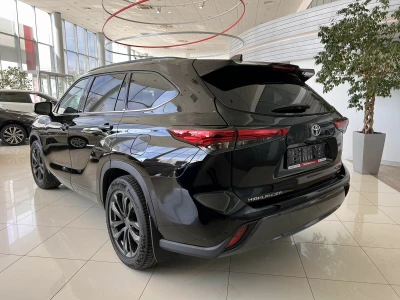 Автомобиль Toyota Highlander, 3.5 л, полный привод, АКПП, бензин в наличии в Краснодаре