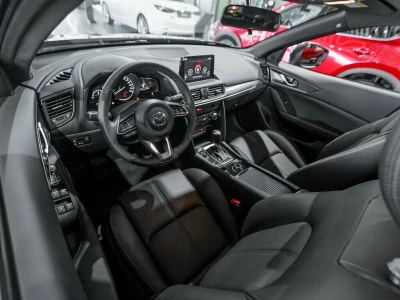 Автомобиль Mazda CX-4, 2 л, передний привод, АКПП, бензин в наличии в Екатеринбург